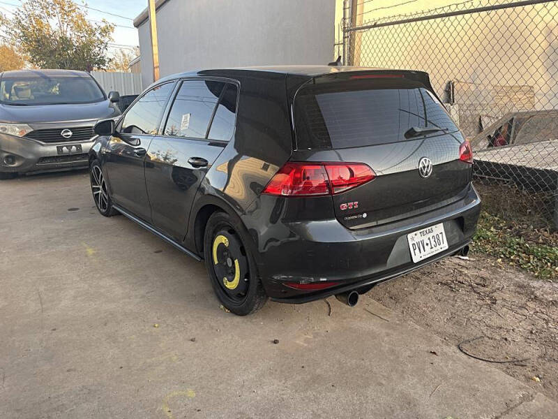 2017 Volkswagen Golf GTI Sport