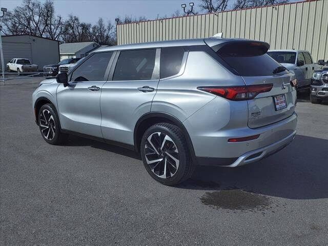 2022 Mitsubishi Outlander SE