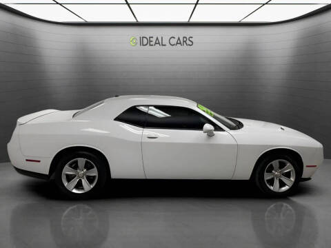 2021 Dodge Challenger SXT