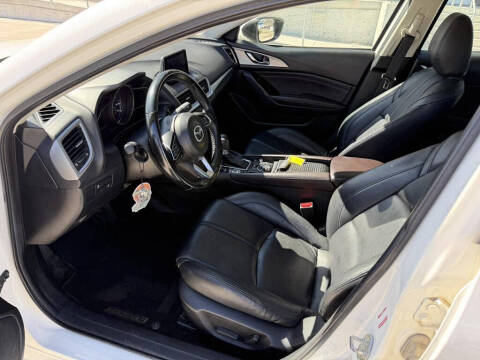 2017 Mazda MAZDA3 Touring