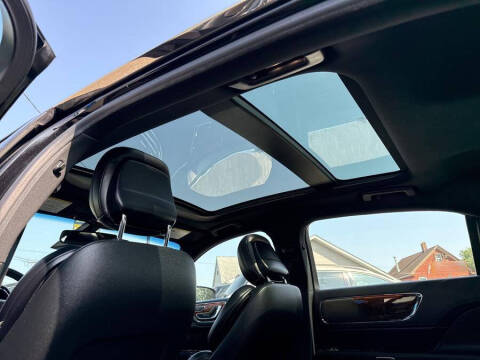 2019 Lincoln Continental Select