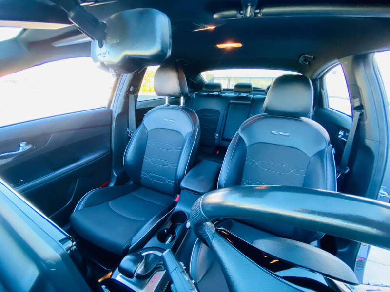 2022 Kia Forte GT Line