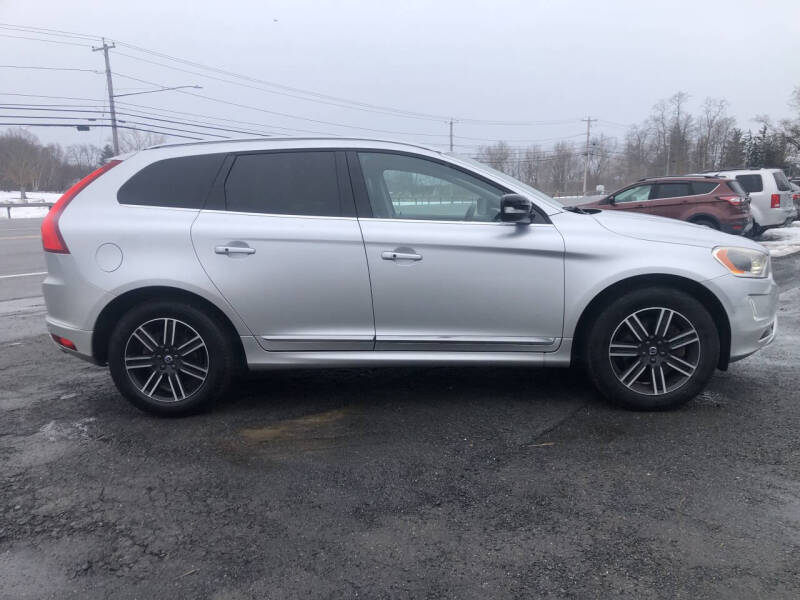 2017 Volvo XC60 T5 Dynamic