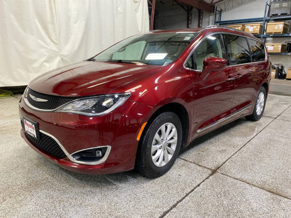 2019 Chrysler Pacifica for sale at Victoria Auto Sales in Victoria, MN