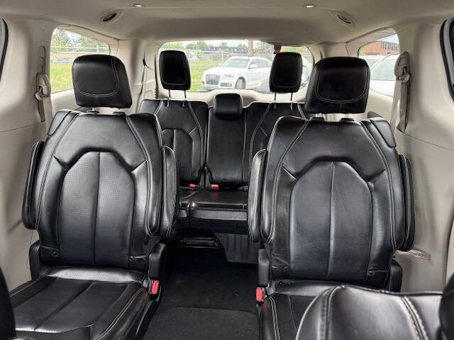 2020 Chrysler Voyager LXi