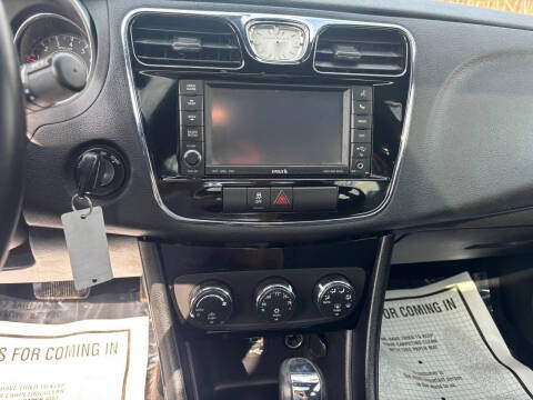 2012 Chrysler 200 Touring