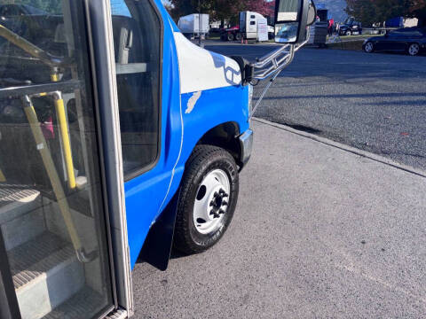 2015 Ford E-Series E-450 SD