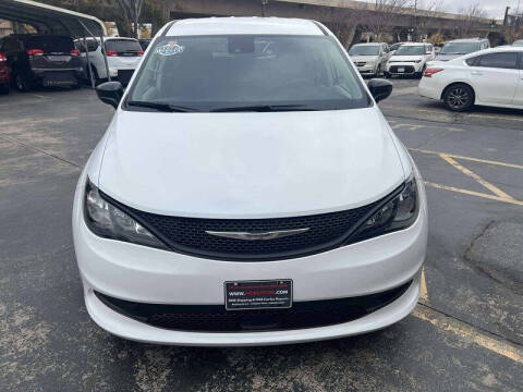 2024 Chrysler Voyager LX