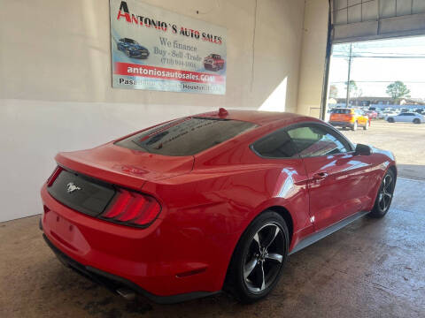 2022 Ford Mustang EcoBoost