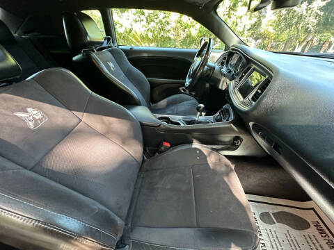 2017 Dodge Challenger 392 HEMI Scat Pack Shaker