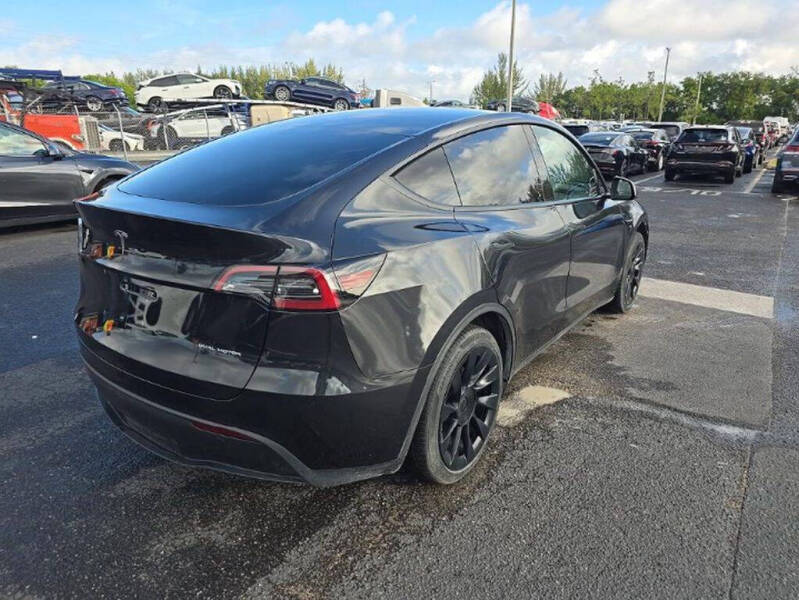 2024 Tesla Model Y Long Range