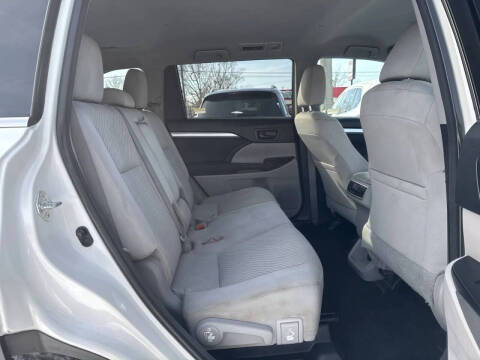 2015 Toyota Highlander LE