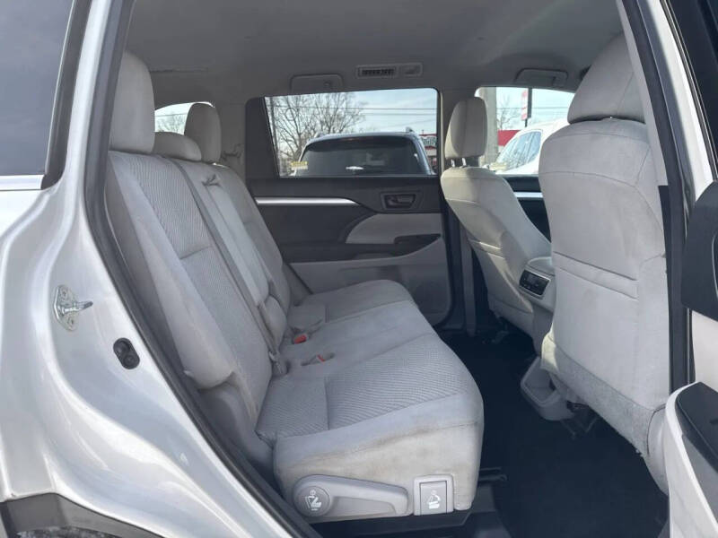 2015 Toyota Highlander LE