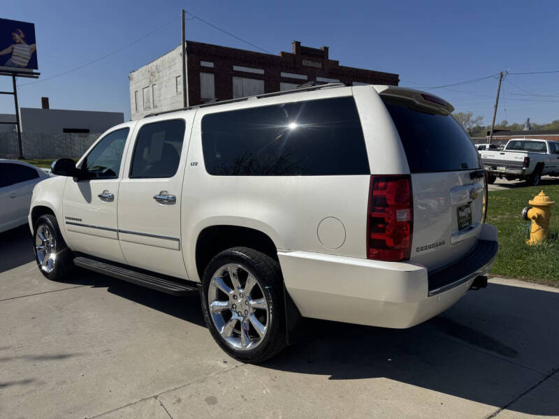 Image 5 of 2011 Chevrolet Suburban LTZ