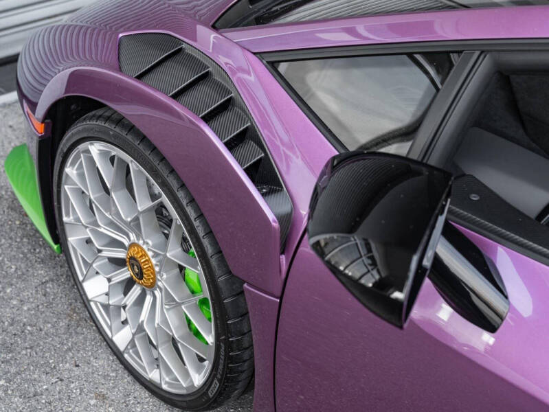 2023 Lamborghini Huracan STO