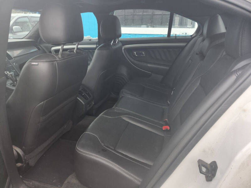 2015 Ford Taurus SEL