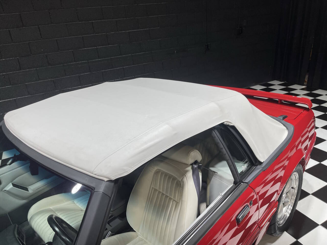 1993 Ford Mustang 61