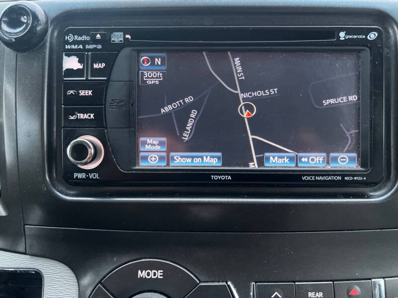 2013 Toyota Sienna LE 7-Passenger