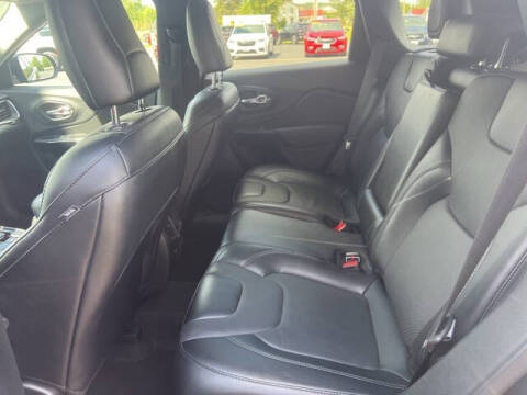 2023 Jeep Cherokee Altitude Lux