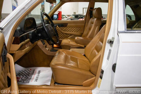 1991 Mercedes-Benz 560-Class 560 SEL