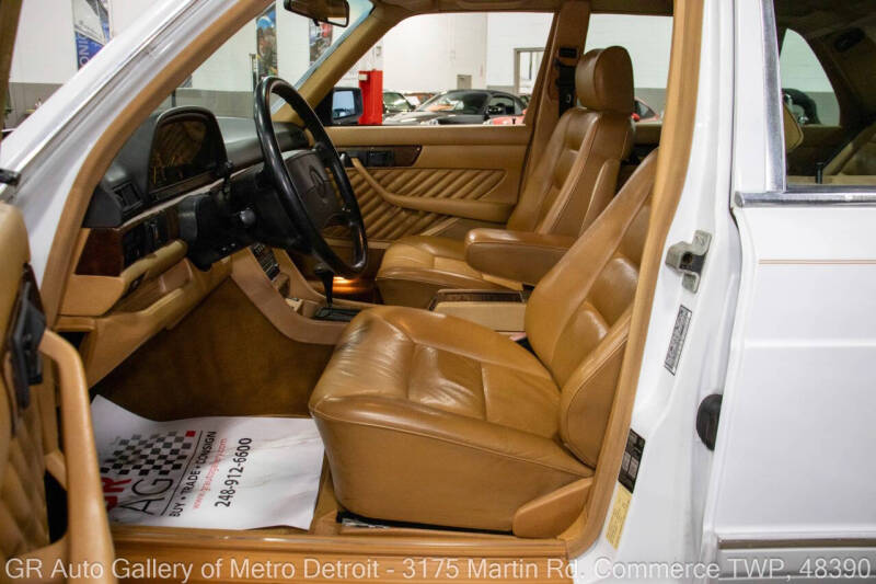 1991 Mercedes-Benz 560-Class 560 SEL