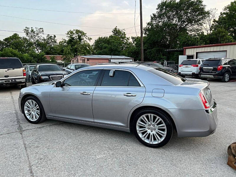 2011 Chrysler 300 C