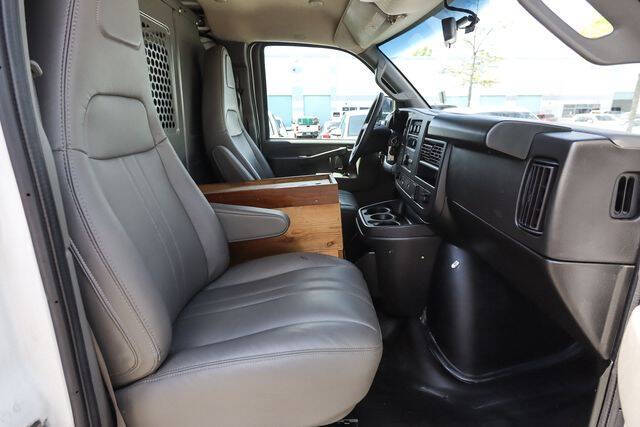 2022 GMC Savana 2500