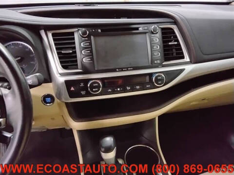 2017 Toyota Highlander SE