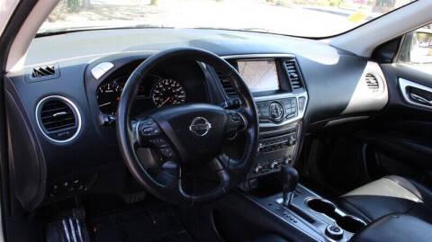 2020 Nissan Pathfinder SL