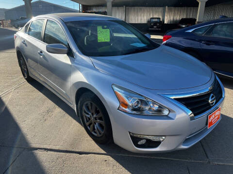 2015 Nissan Altima for sale at KICK KARS in Scottsbluff NE