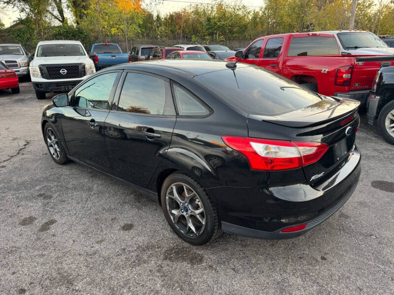 2014 Ford Focus SE photo 7