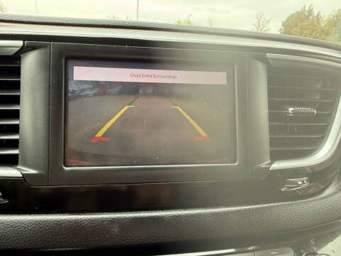 2022 Chrysler Voyager LX