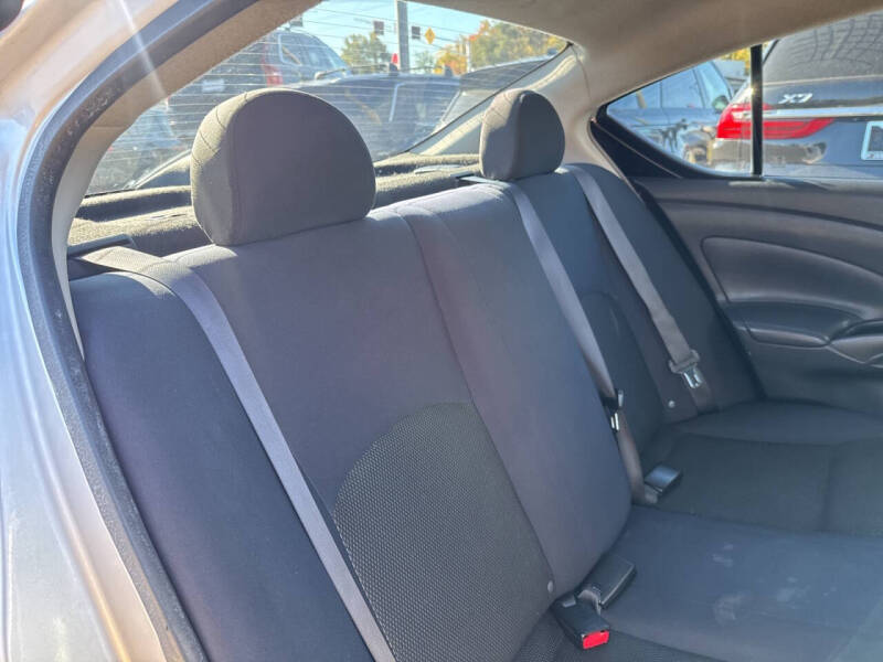 2012 Nissan Versa 1.6 SV