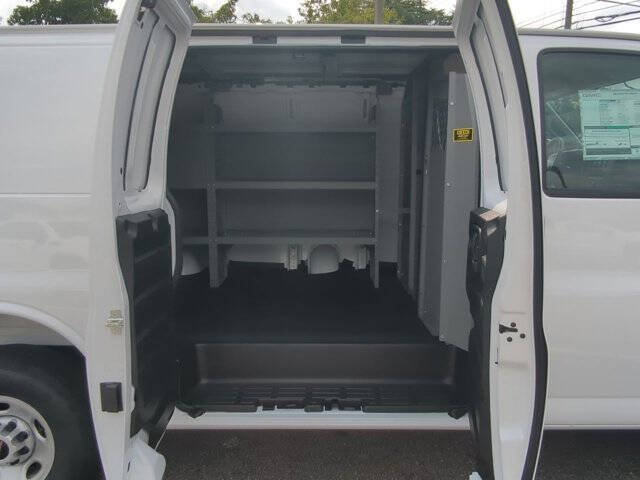 2025 GMC Savana 2500