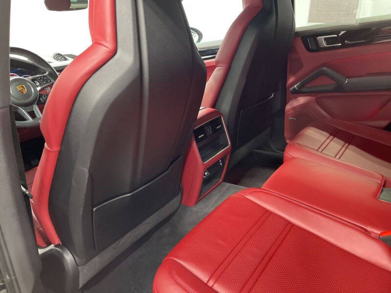 2022 Porsche Cayenne