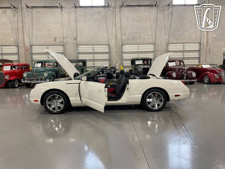 2003 Ford Thunderbird