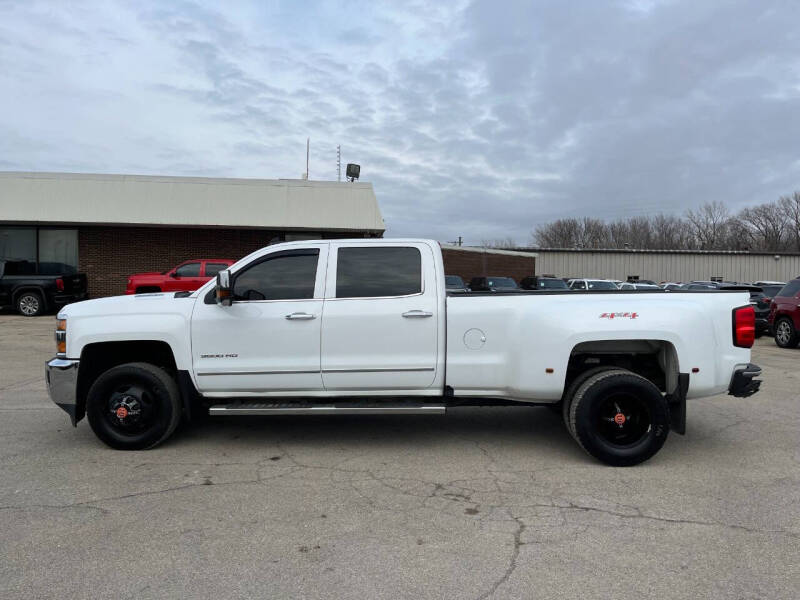 2015 Chevrolet Silverado 3500HD LTZ photo 12