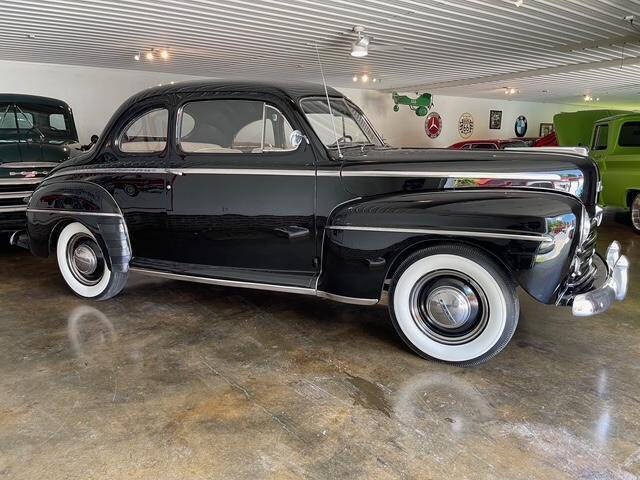 1948 Ford Deluxe