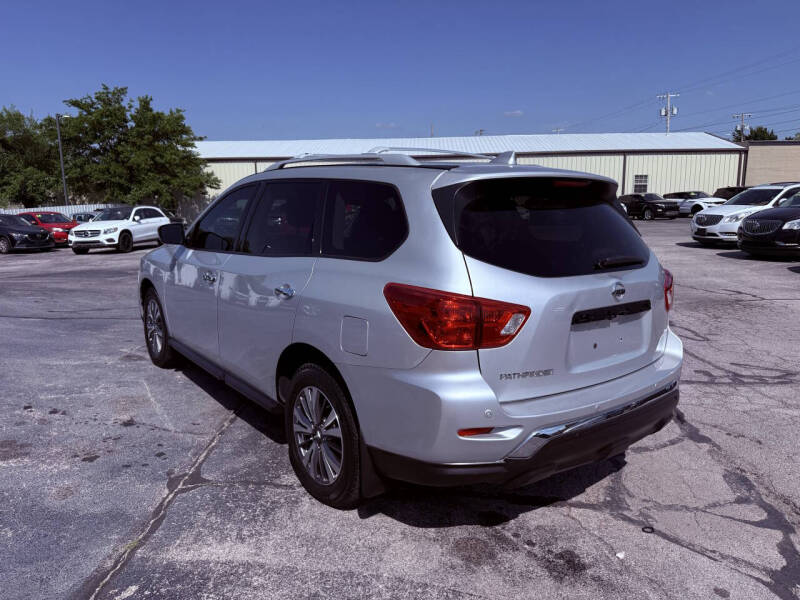 2019 Nissan Pathfinder S