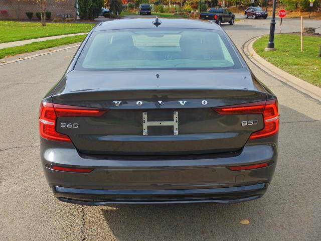 2025 Volvo S60 B5 Core