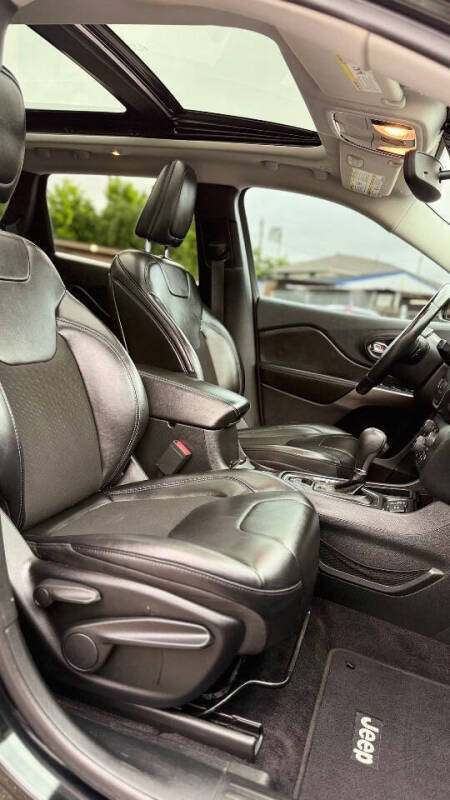 2019 Jeep Cherokee Latitude Plus