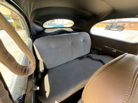 1948 Ford Super Deluxe