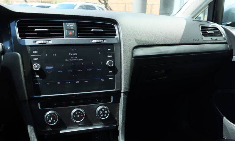 2018 Volkswagen Golf TSI SE