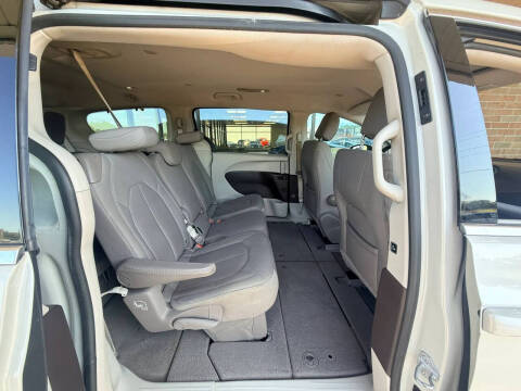 2017 Chrysler Pacifica Touring