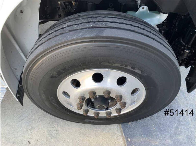 2018 Freightliner M2 106