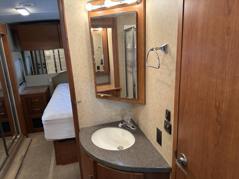 2008 Winnebago Journey