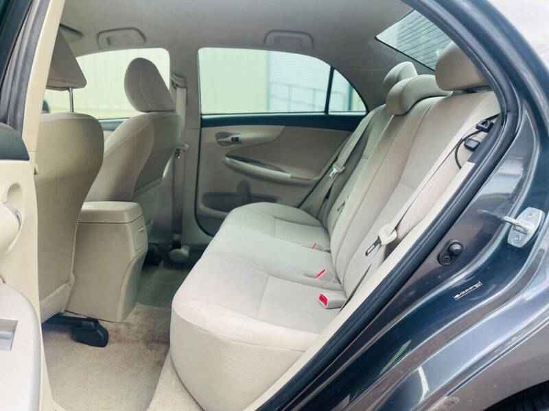 2011 Toyota Corolla LE