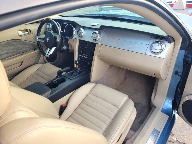 2006 Ford Mustang GT Deluxe