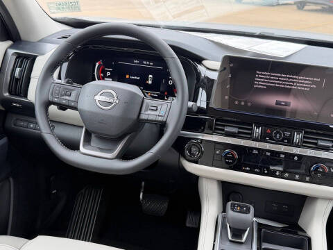 2026 Nissan Pathfinder SL