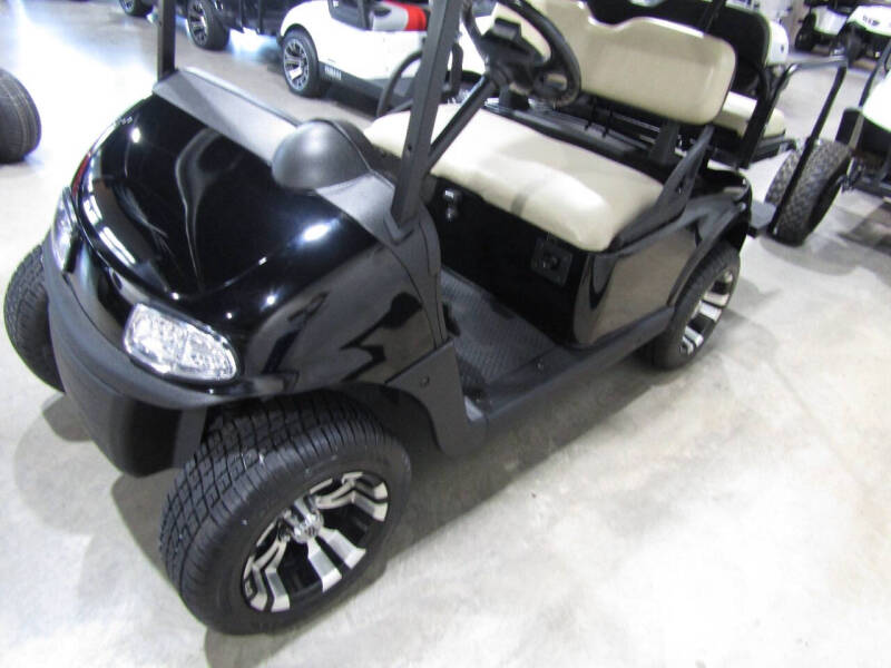2018 E-Z-GO RXV Gas golf cart